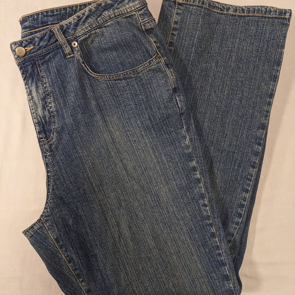 Units Woman -Distressed Straight Leg Jeans- Size 18W